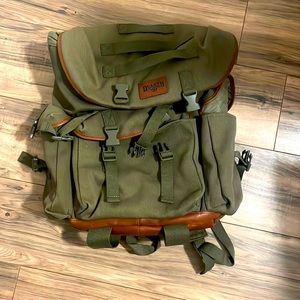 Green Duluth Trading backpack with matching laptop case